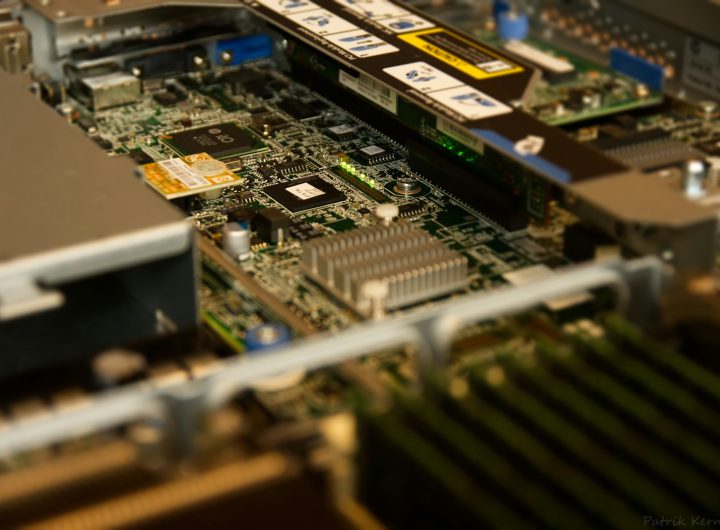 green and black computer motherboard